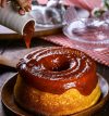 Bolo de Queijo Reino com Calda de Goiabada