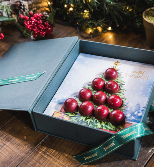 Caixa Livro com Bombons Pintados