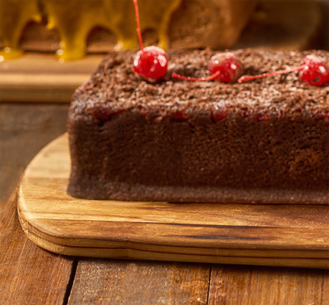 Bolo Inglês de Cacau com Cereja