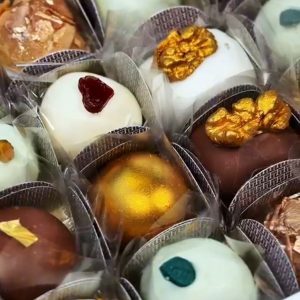 Caixa com 9 Bombons Banhados