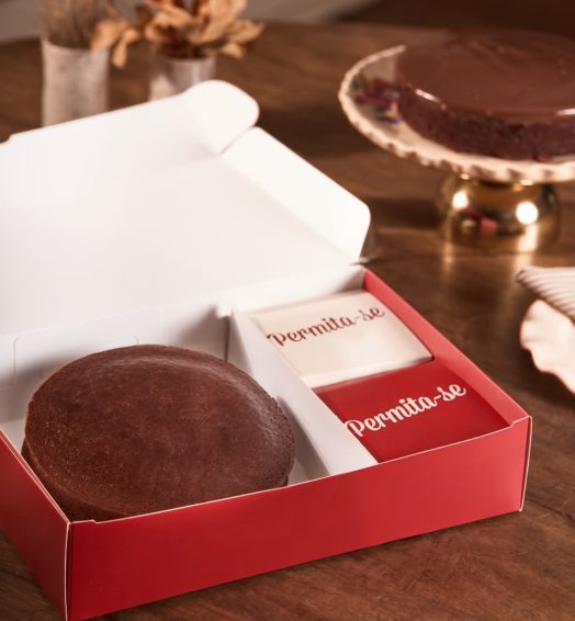 Bolo com Calda Chocolatissimo