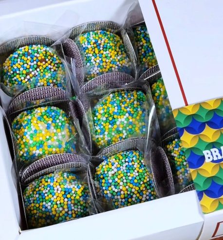 Caixa com Brigadeiro da Copa